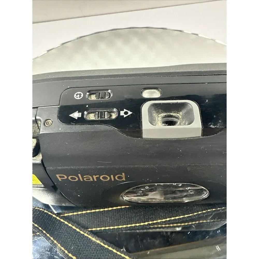 Vintage POLAROID Captiva SLR Instant‎ Film Camera with F/12 107mm Lens